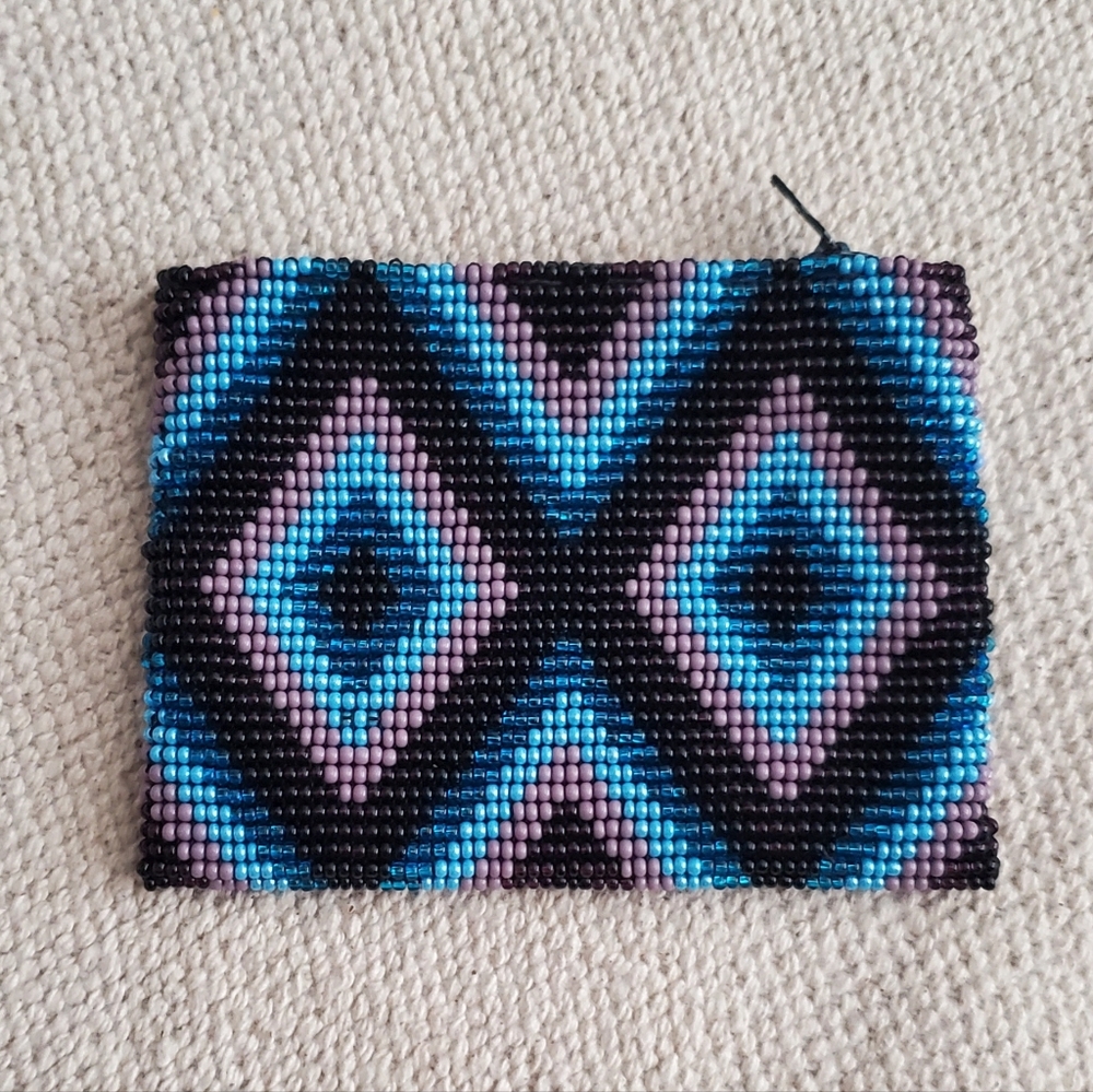 Beaded Diamond Pattern Coin Purse 3" x 4"  Black, Blues, Mauve